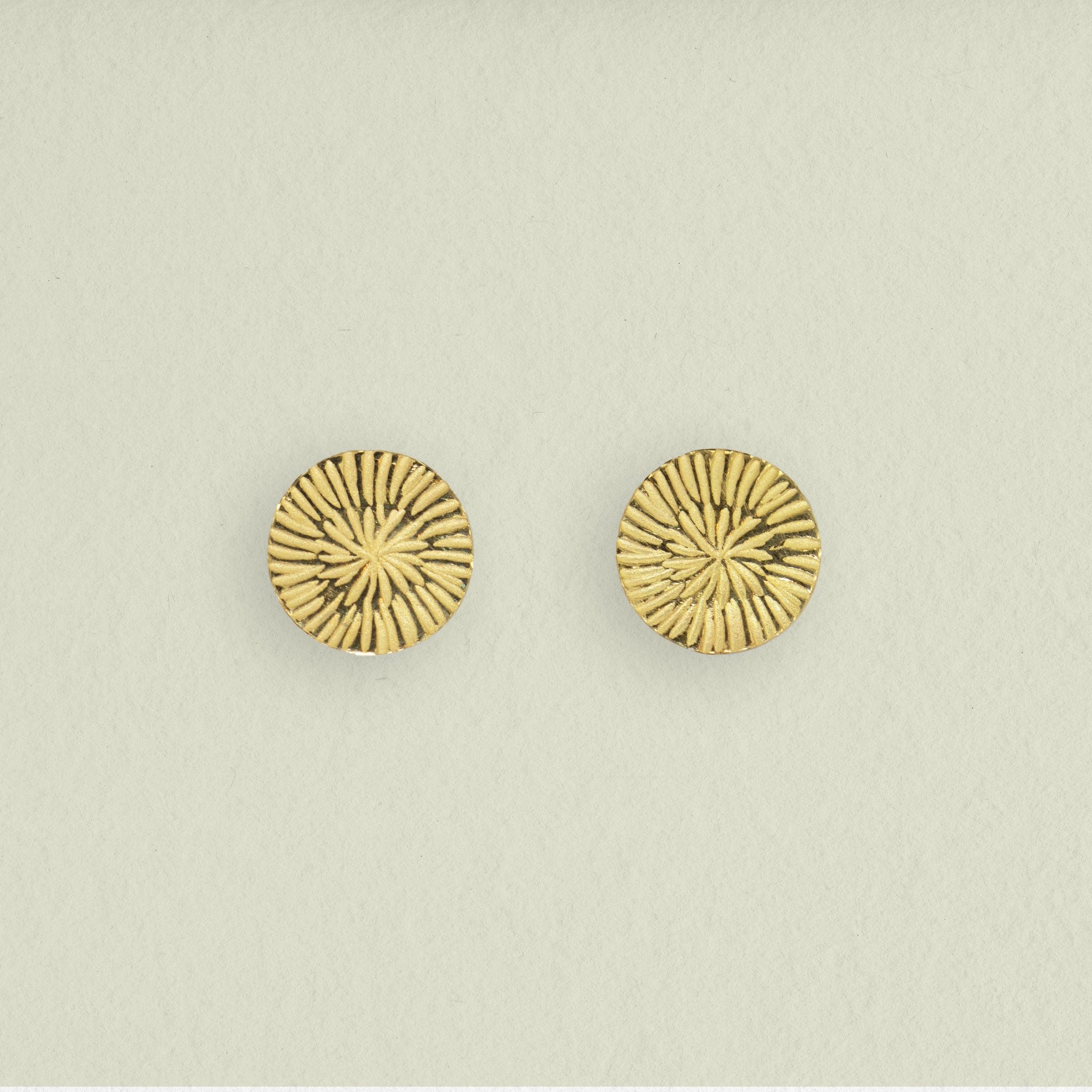 PUSTEBLUME • ohrstecker • gold • klein
