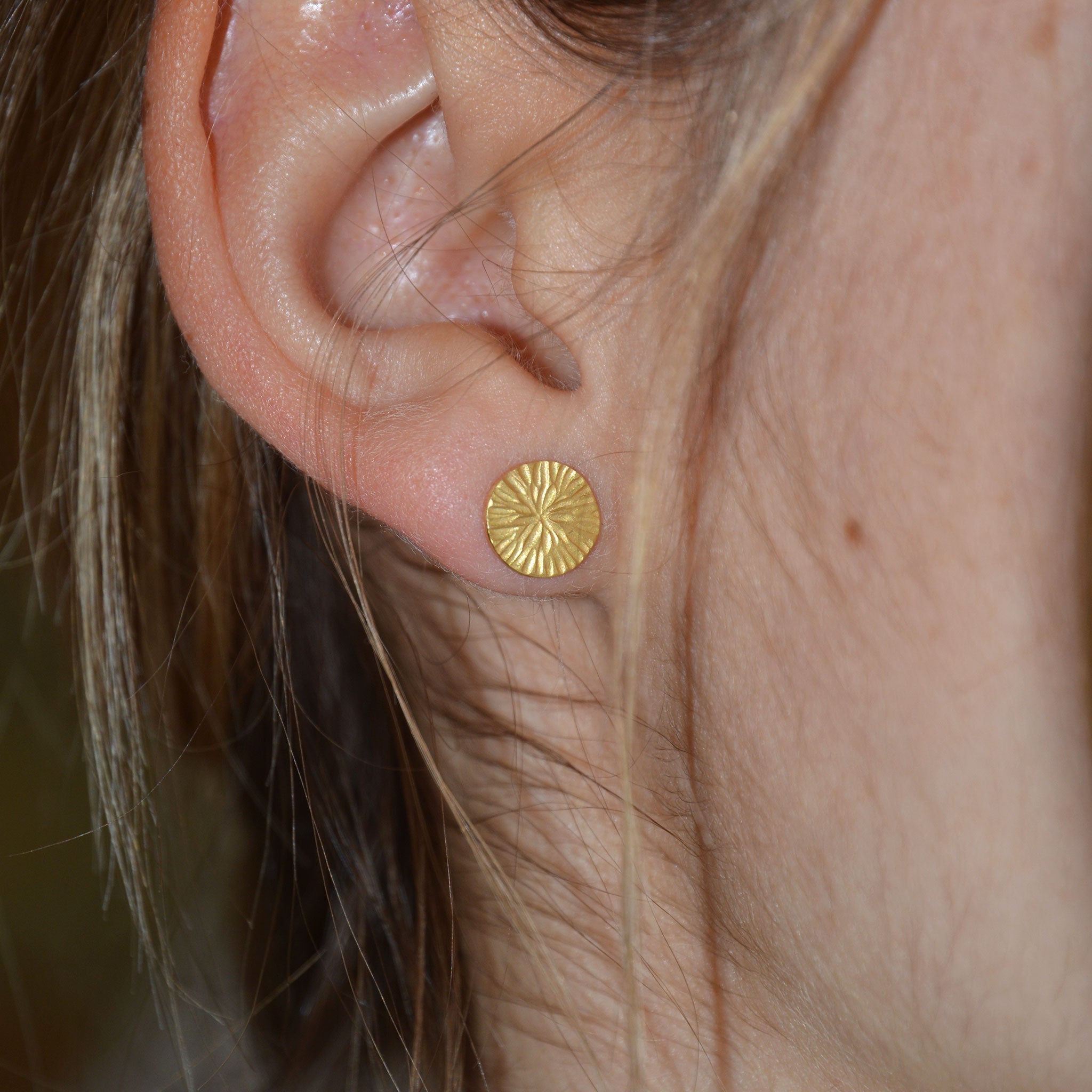PUSTEBLUME • ohrstecker • gold • mini