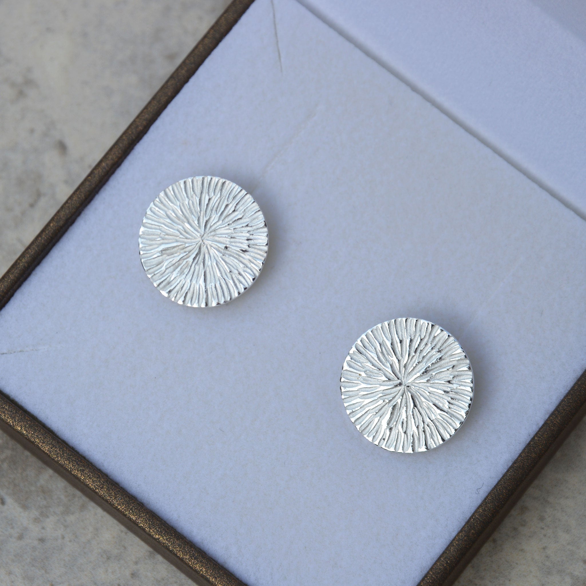 PUSTEBLUME • ohrstecker • silber • groß