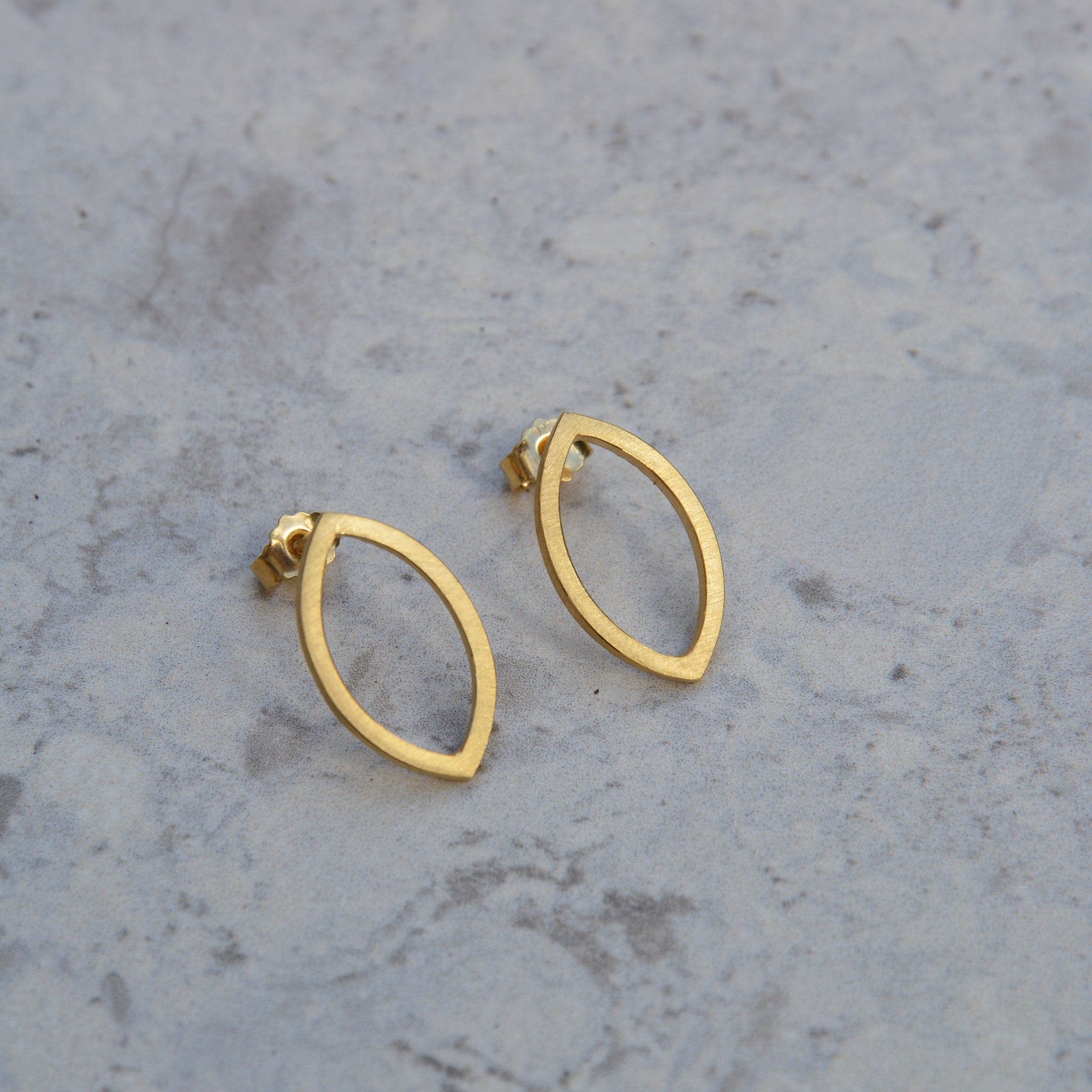 BLATT • ohrstecker • gold