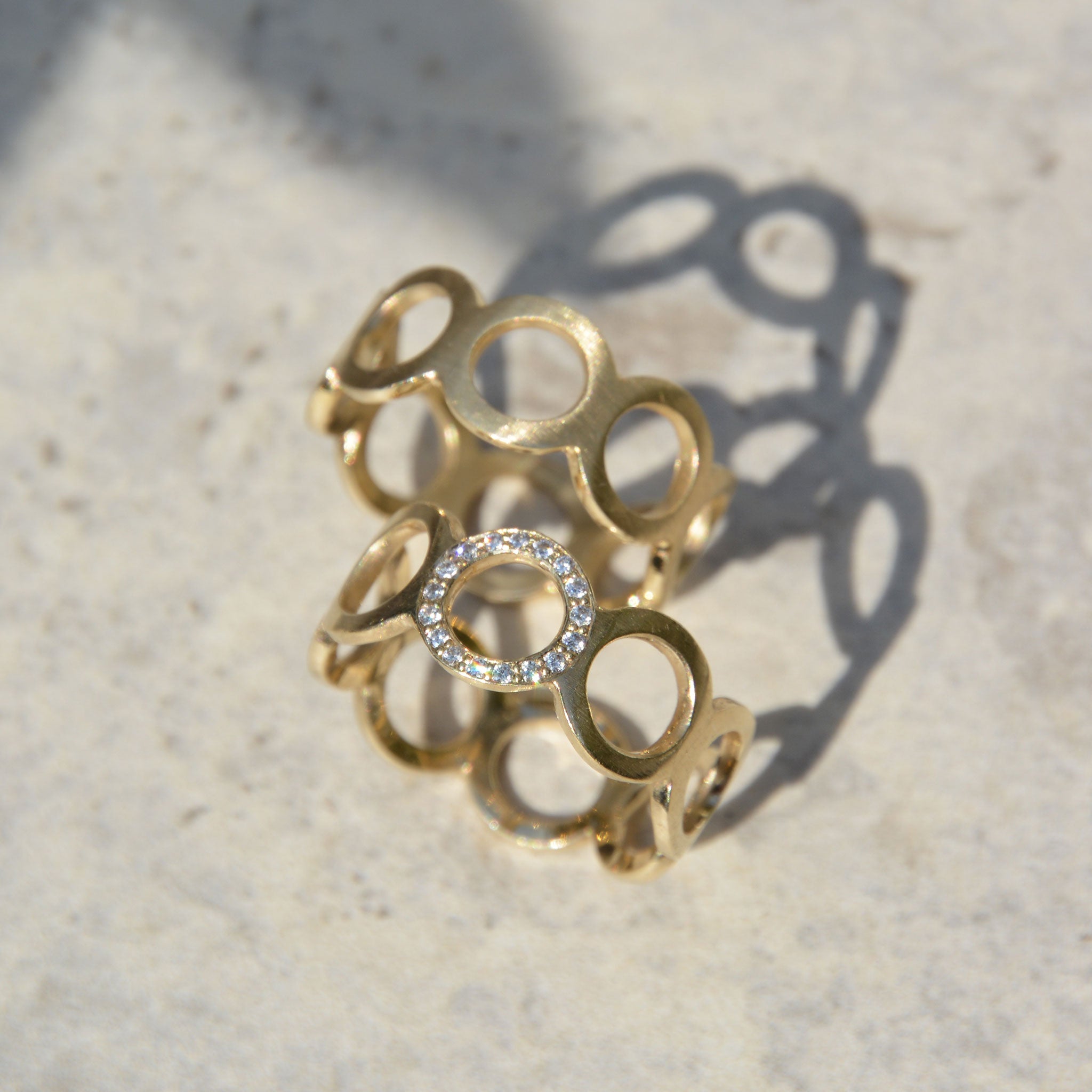 KRINGEL • ring • gold • groß • brillanten