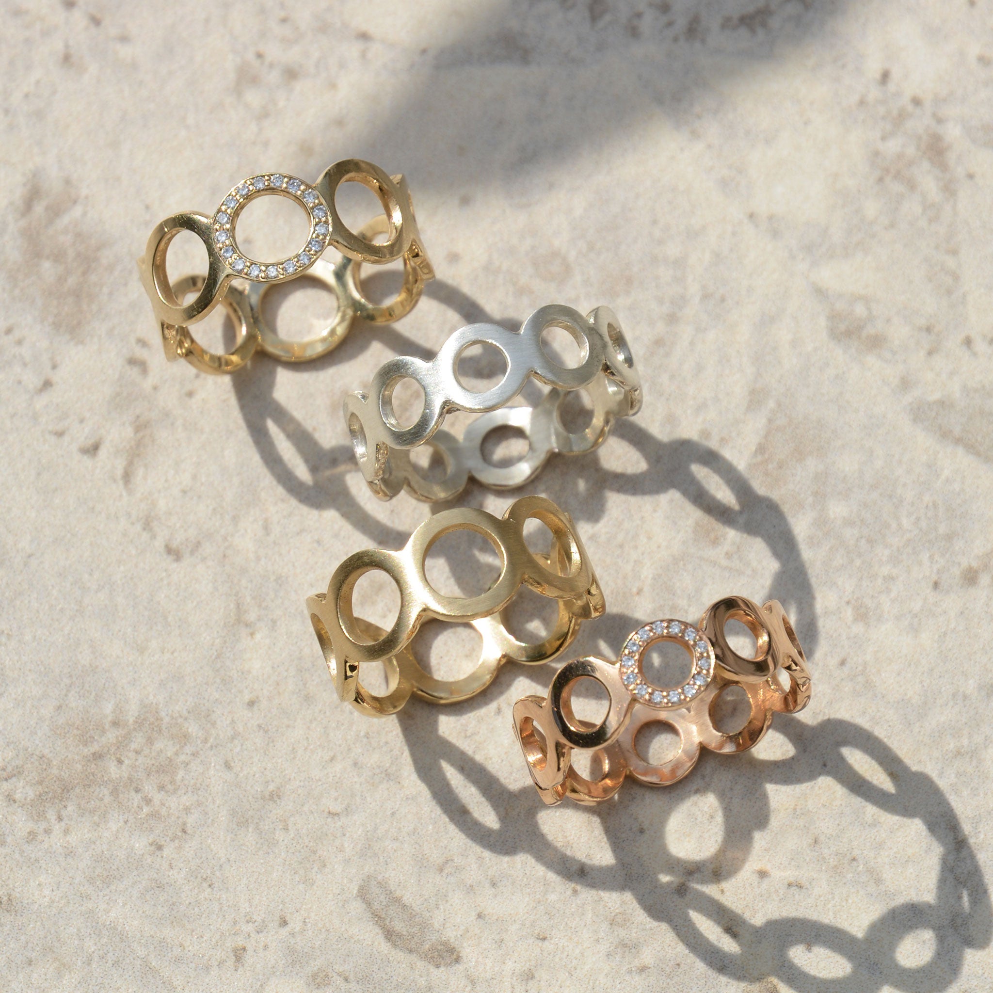 KRINGEL • ring • gold • klein • brillanten