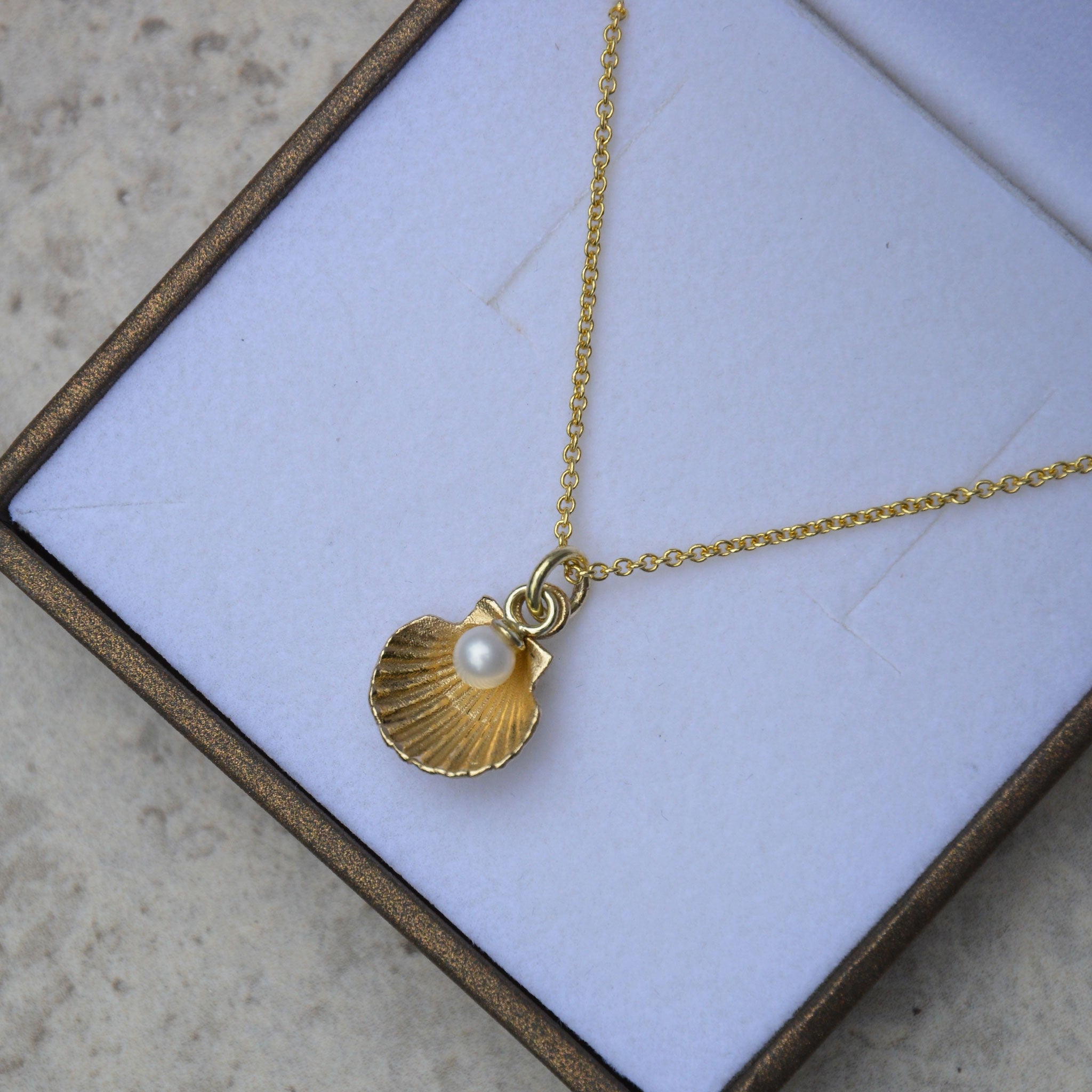 MUSCHEL • kette • gold