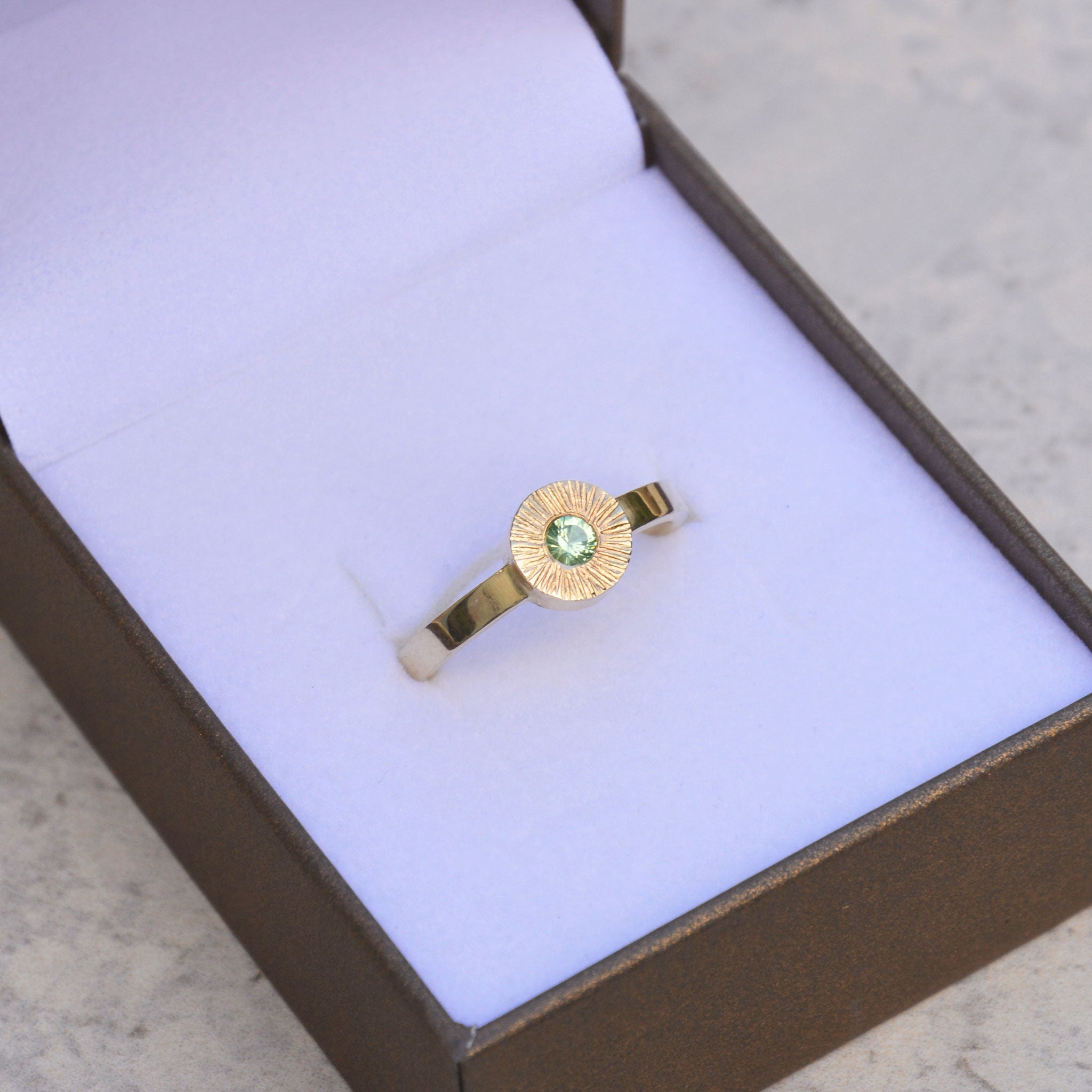 SONNE • ring • gold • saphir