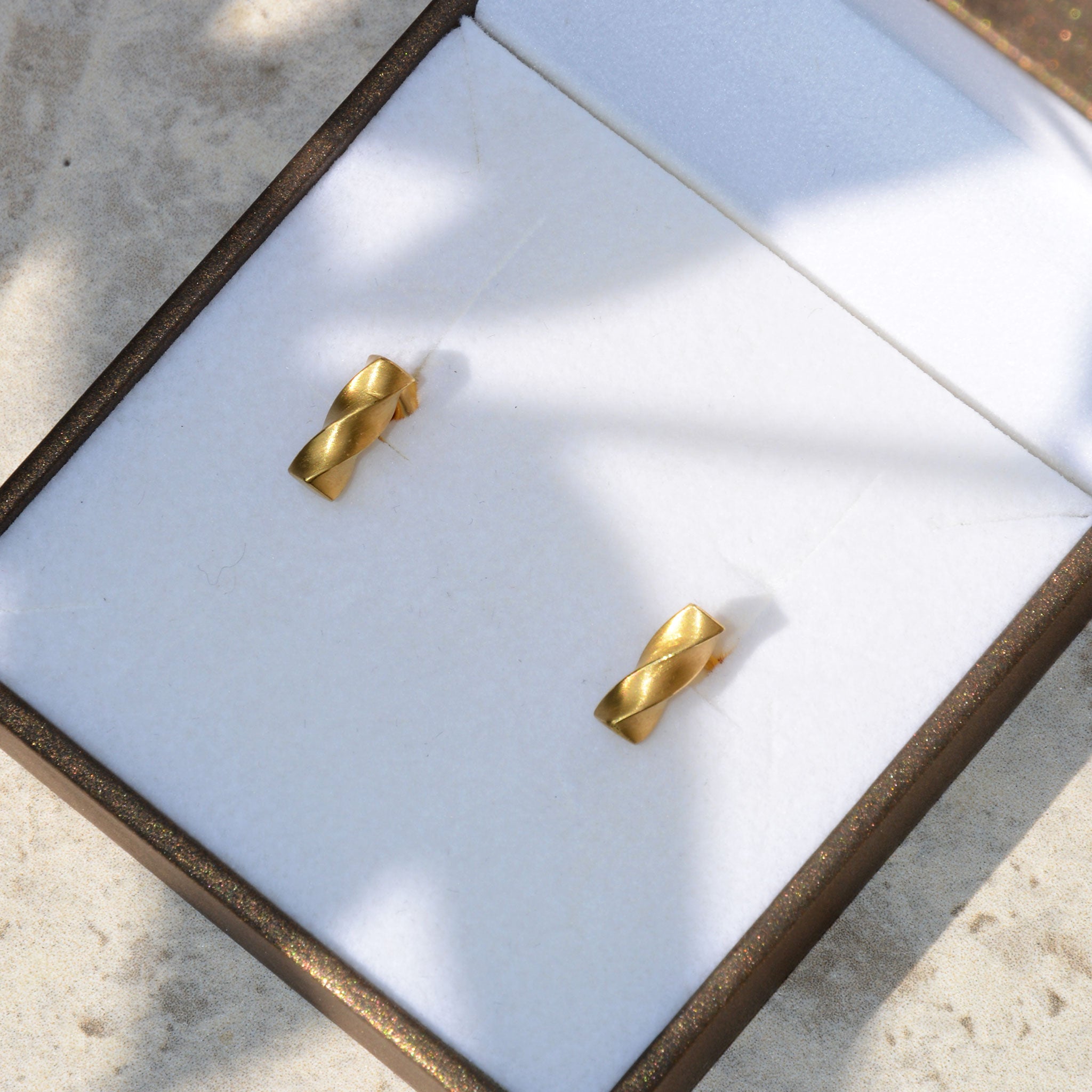 ZUCKERSTANGE • ohrstecker • gold • kurz