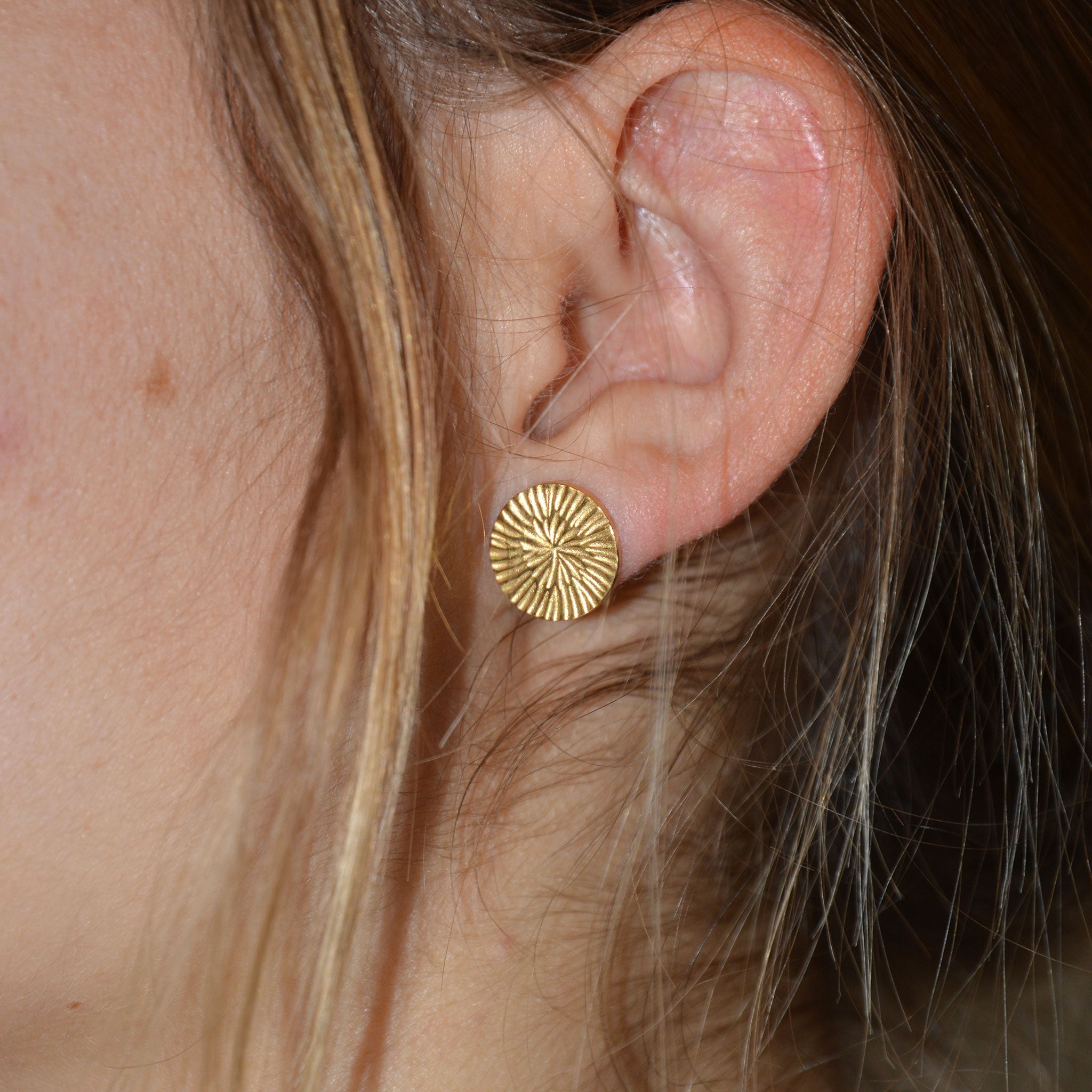 PUSTEBLUME • ohrstecker • gold • klein