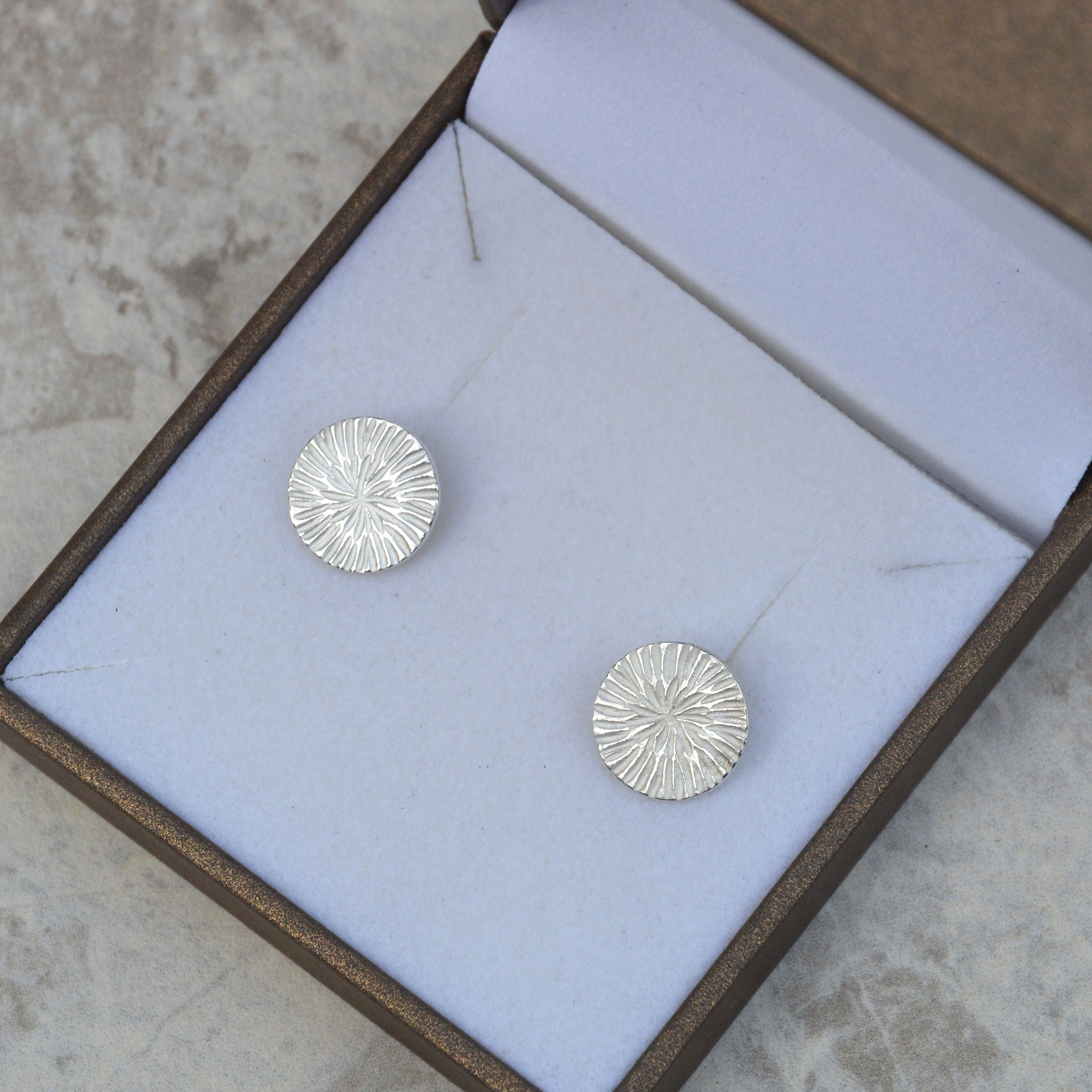 PUSTEBLUME • ohrstecker • silber • klein