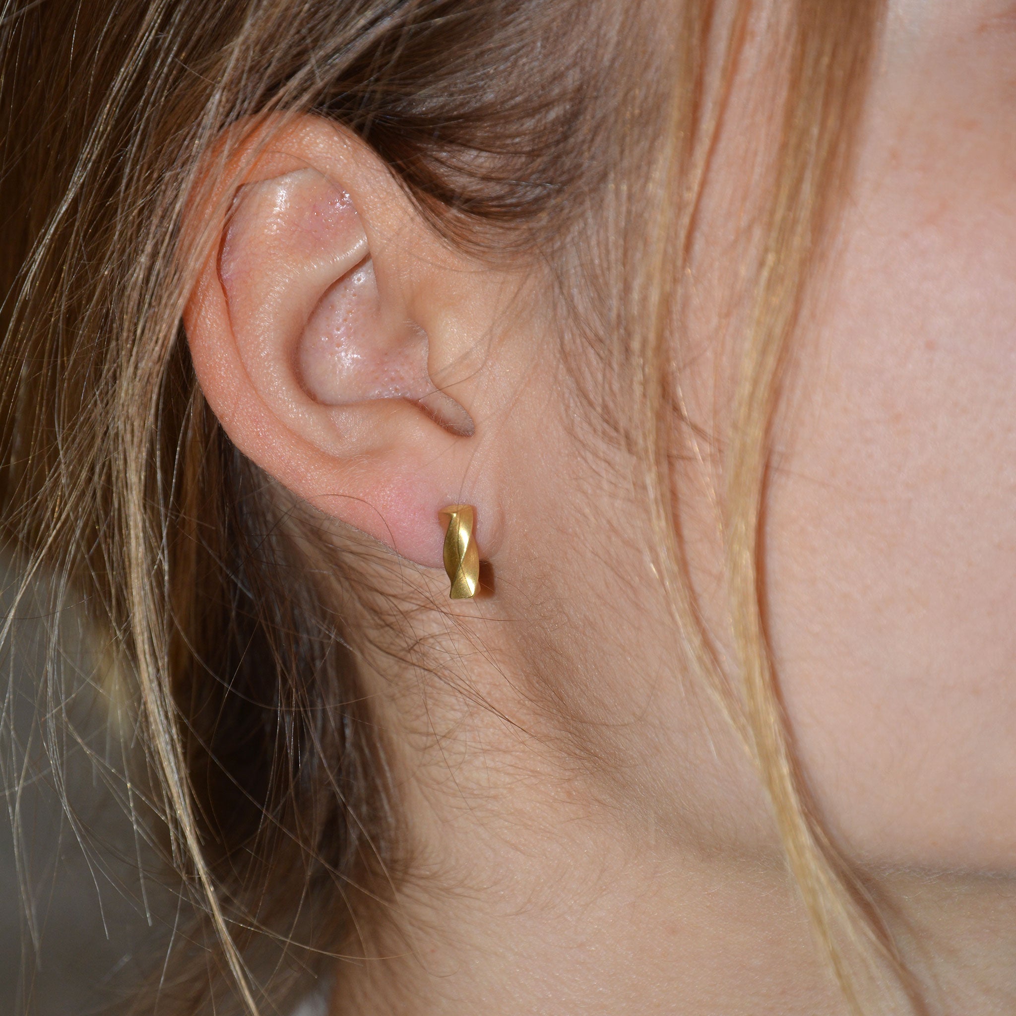 ZUCKERSTANGE • ohrstecker • gold • kurz