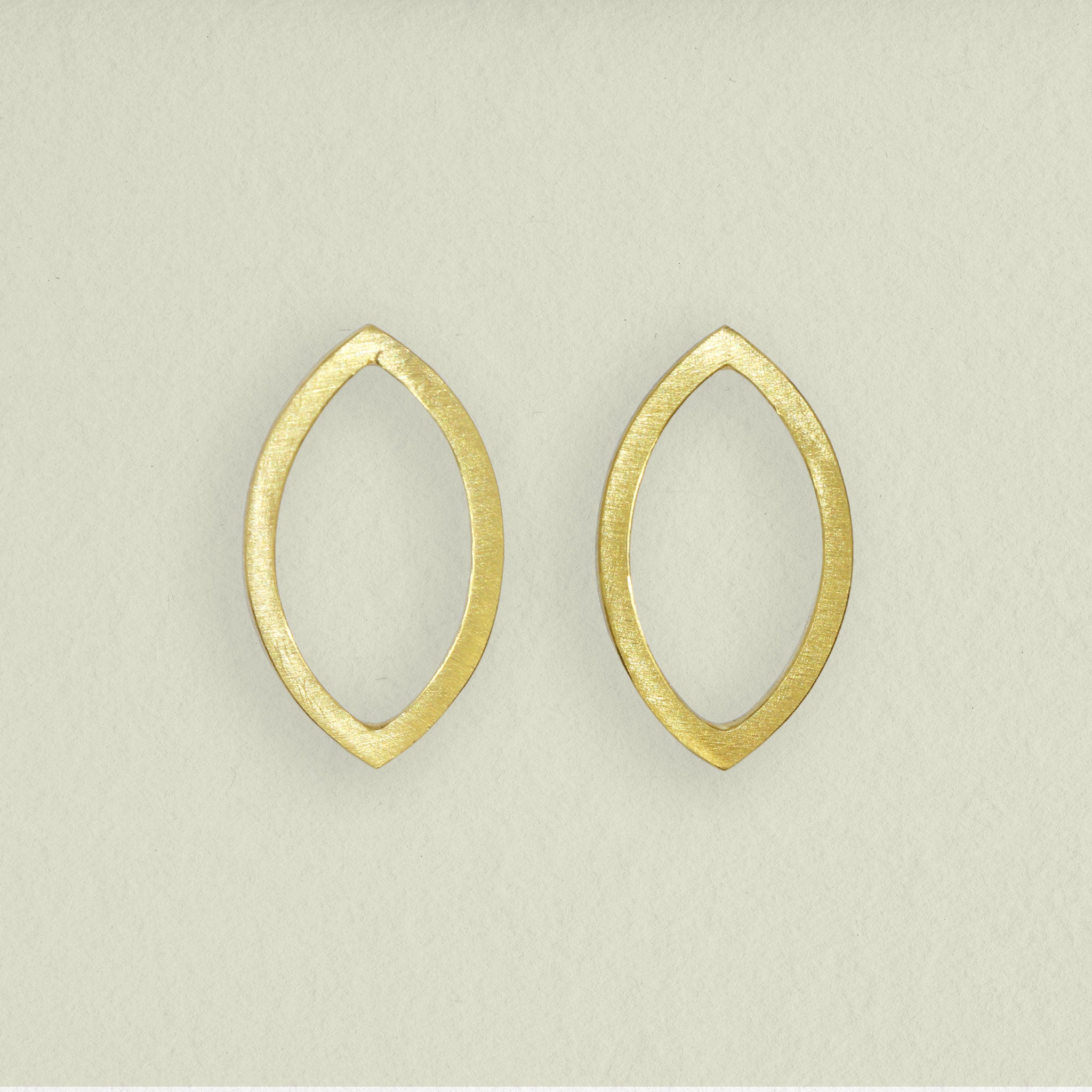 BLATT • ohrstecker • gold