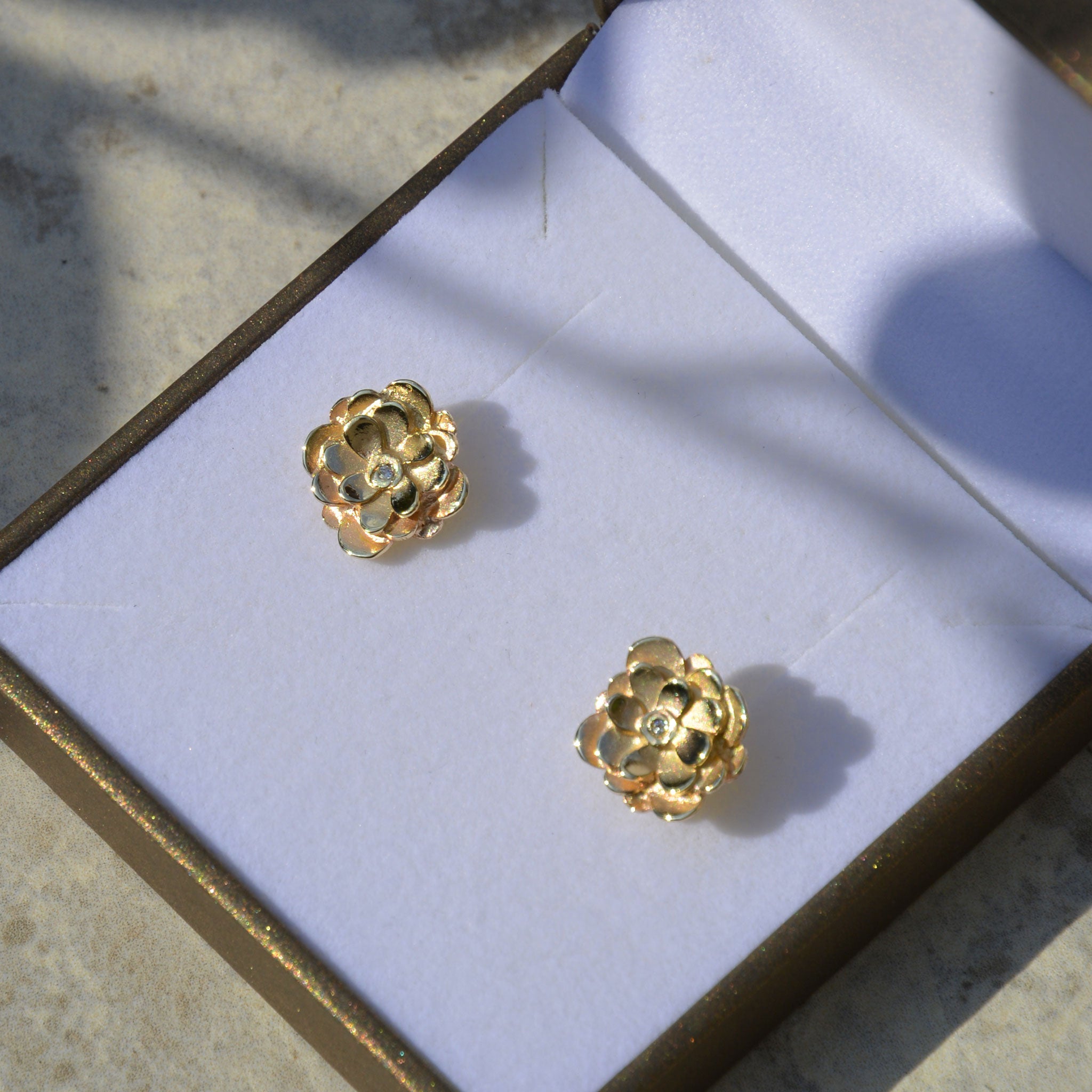 FLORA • ohrstecker • gold