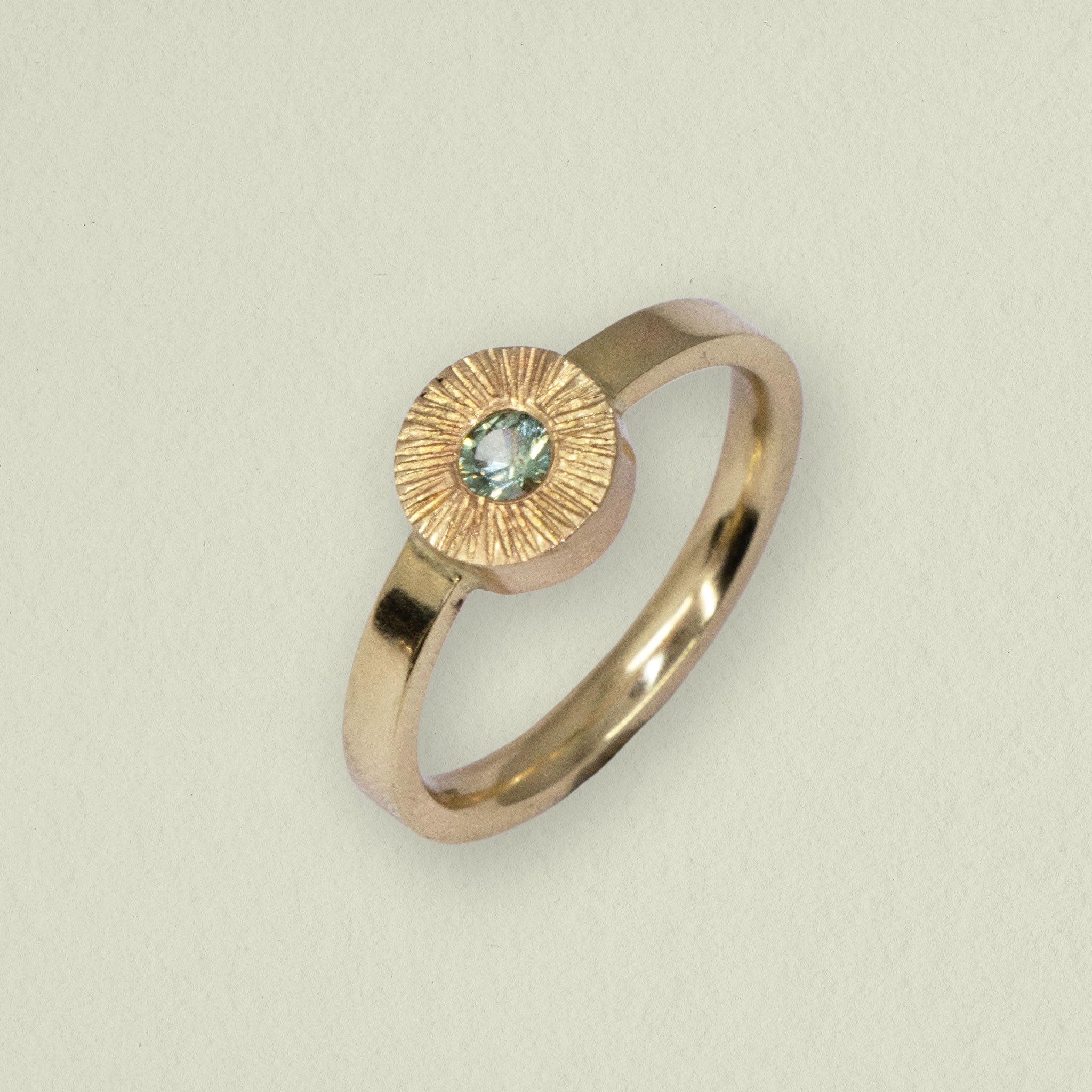 SONNE • ring • gold • saphir